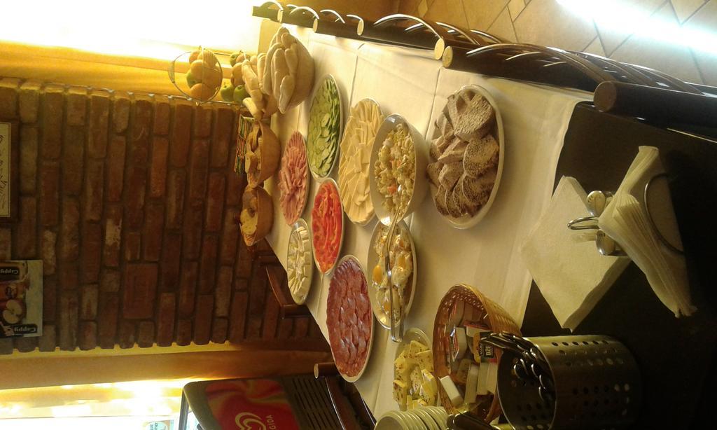 Retro Vrbovec Hotel Luaran gambar