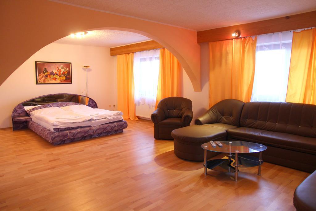 Retro Vrbovec Hotel Luaran gambar