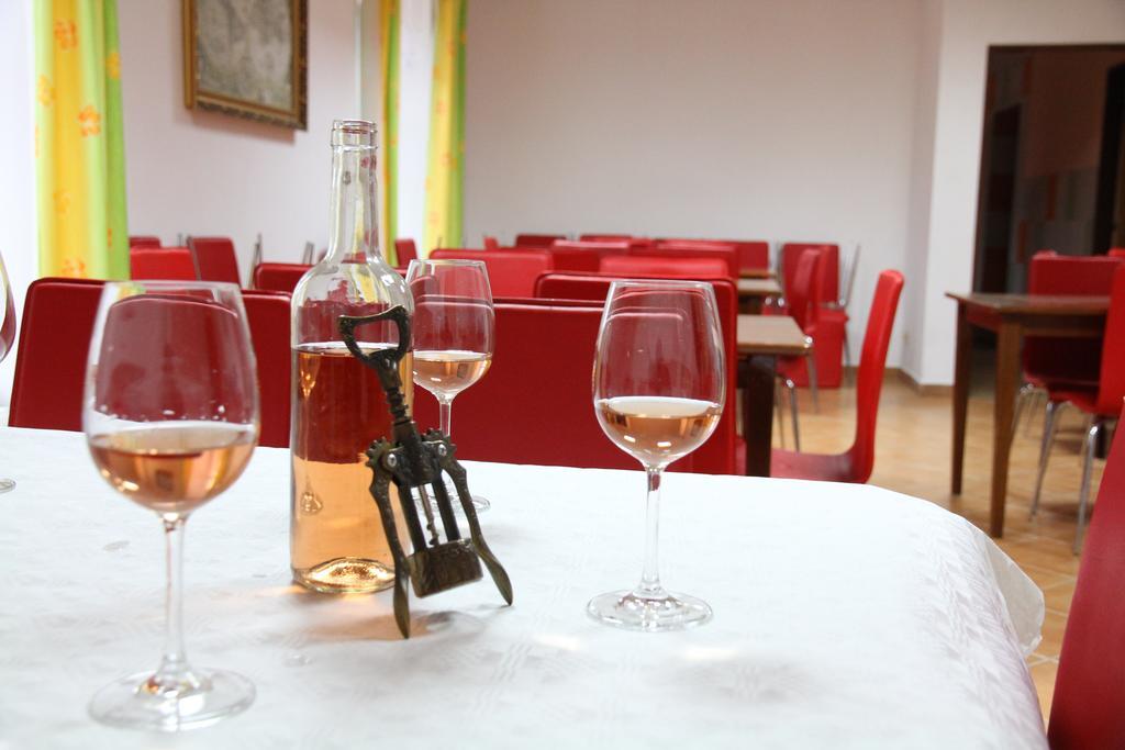 Retro Vrbovec Hotel Luaran gambar