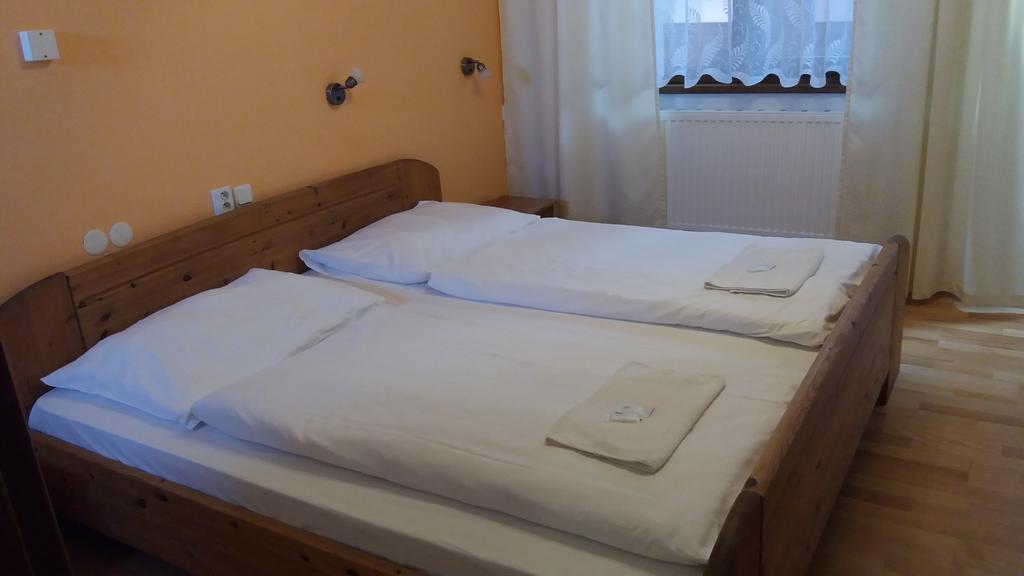 Retro Vrbovec Hotel Luaran gambar