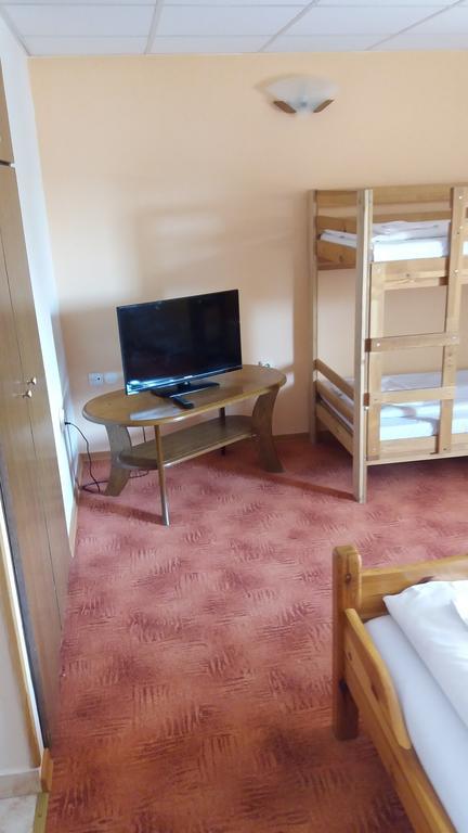 Retro Vrbovec Hotel Luaran gambar