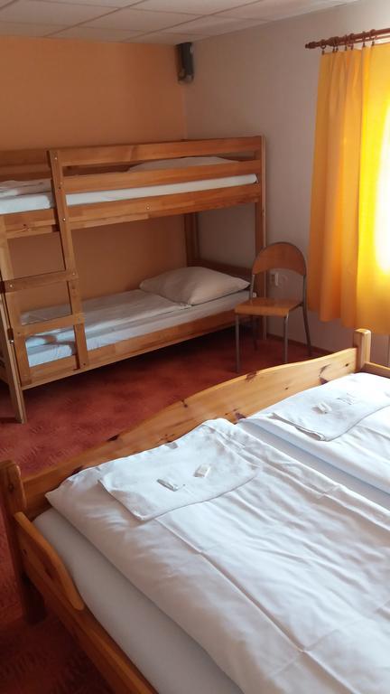 Retro Vrbovec Hotel Luaran gambar