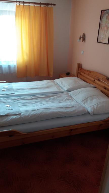 Retro Vrbovec Hotel Luaran gambar